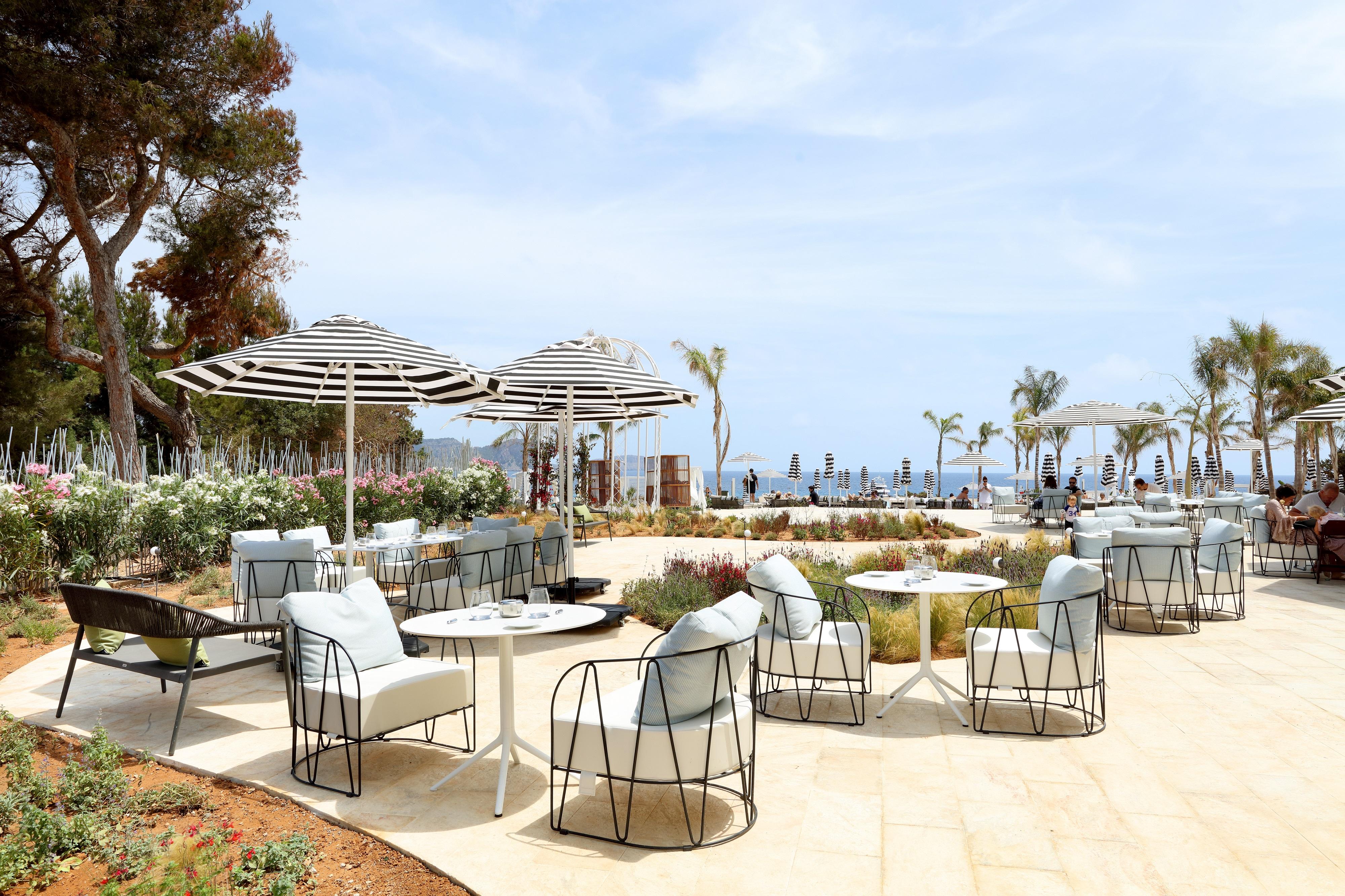 Bless Hotel Ibiza - The Leading Hotels Of The World Es Cana Εξωτερικό φωτογραφία The beach at the hotel